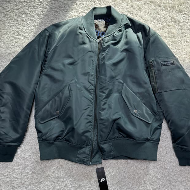 GU x 언더커버 리버시블 블루종 플라이트 자켓