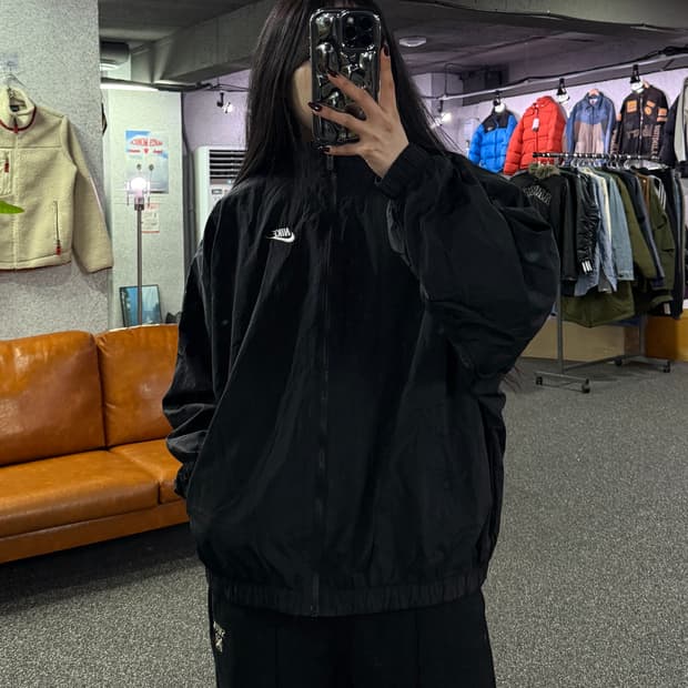 나이키 블랙 스우시 로고 바람막이 자켓 B4367