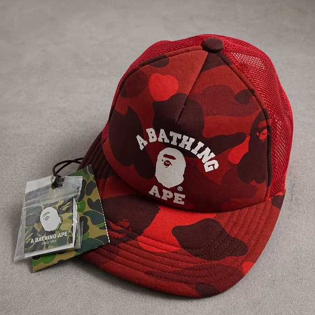 BAPE 레드카모 트럭커캡