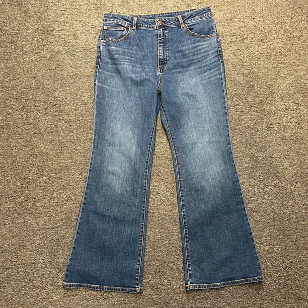 [36] 지유 GU 플레어진 