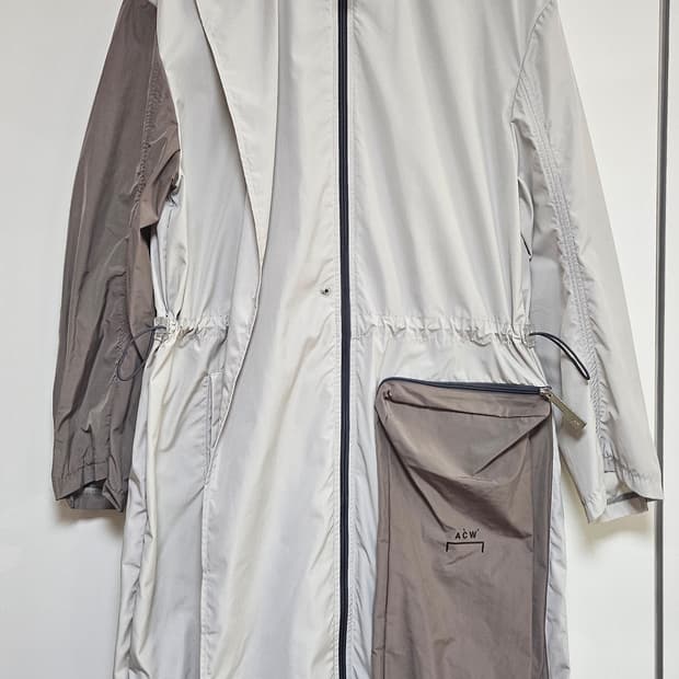 (LTD/이태리제) 어 콜드 월(ACW) 비대칭 트랜슬루센트 레인코트 M