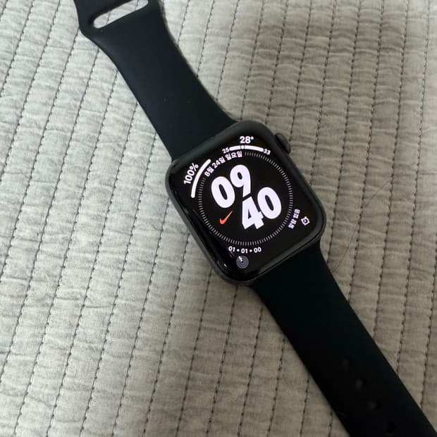 애플워치SE 44MM 스페이스그레이 색상 팝니다