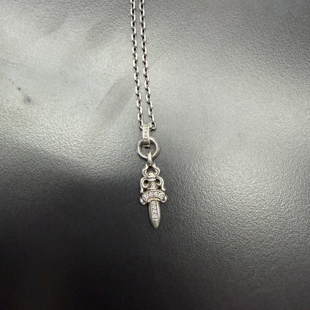 크롬하츠s대거 파베다이아 판매합니다.