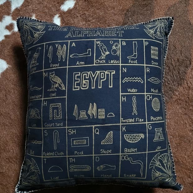 이집트 패브릭 핸드메이드 쿠션(40*43)