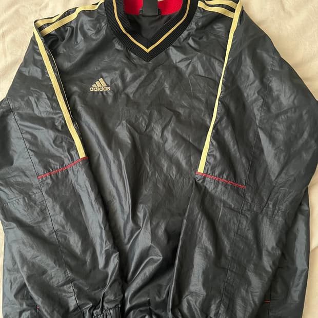 아디다스 블랙 웜업