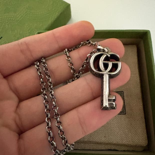 구찌 목걸이 판매합니다