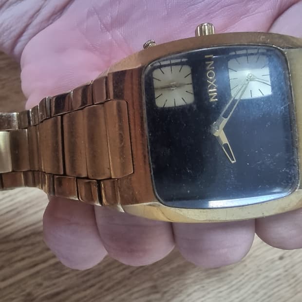 닉슨 시계 팝니다