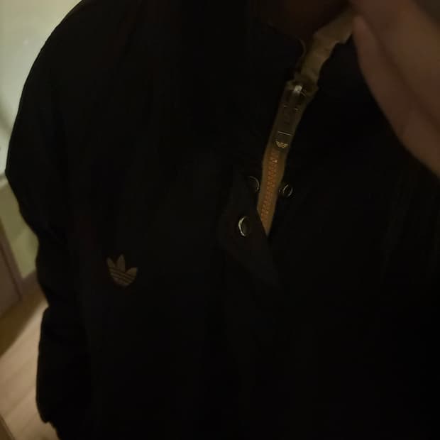 아디다스 블랙베이지 양면패딩