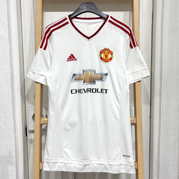 아디다스 맨유 유니폼 쉐보레
