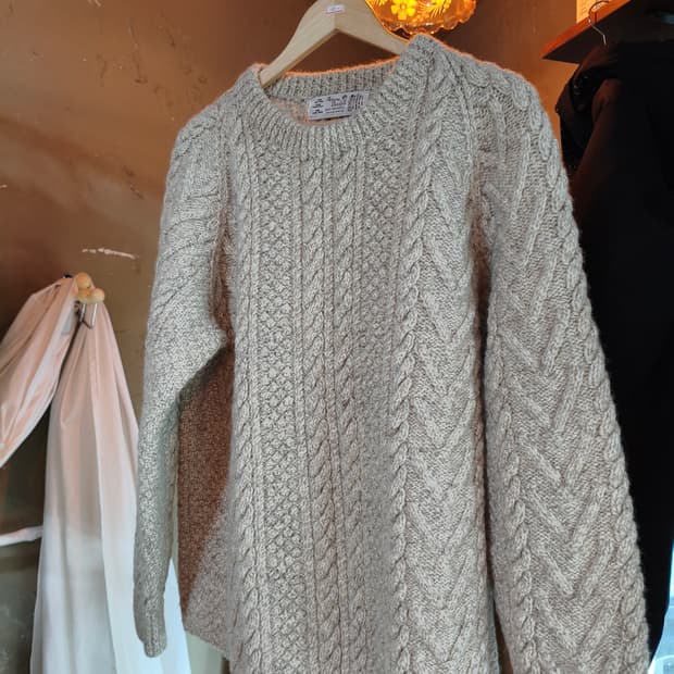 아테나디자인 케이블 니트 판매합니다