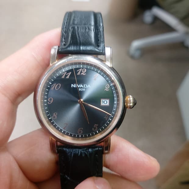 니바다 남성 가죽 시계