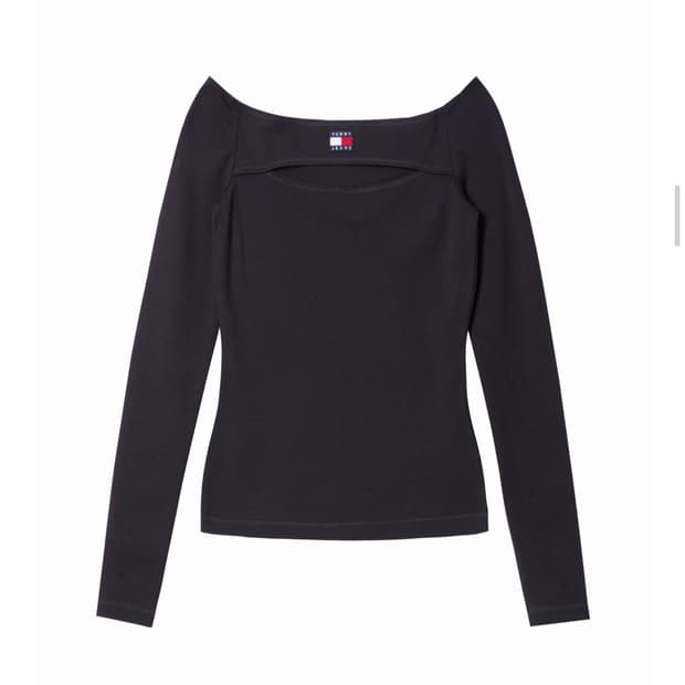  타미진스 슬림 배지 컷아웃 탑 블랙 xs