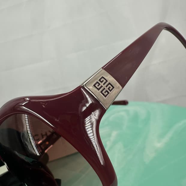 [새상품 무료배송] 지방시 Made in Italy 선글라스 SGV702
