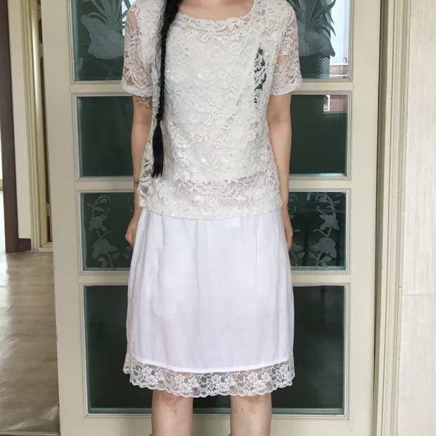 Flower pattern lace top