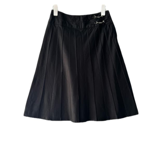 Horsebit Pleated Skirt  홀스빗 플리츠 미디 스커트