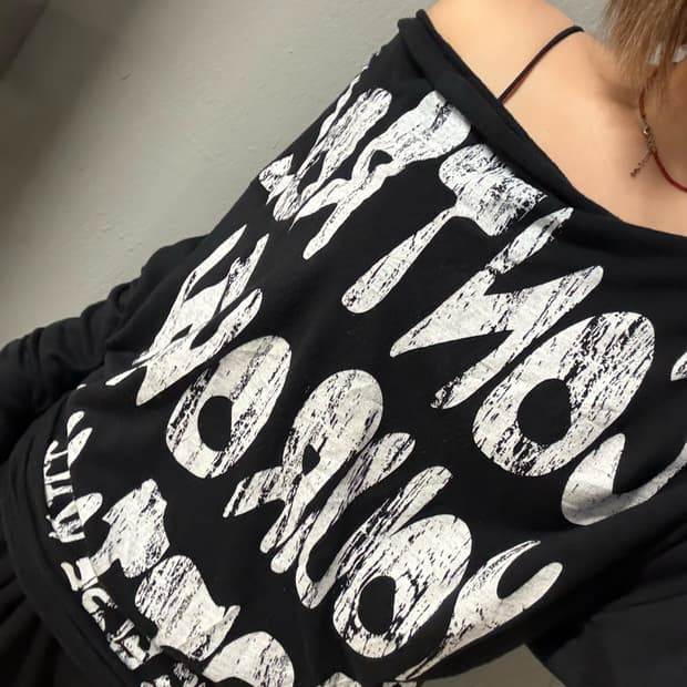 draped detail lettering long sleeve