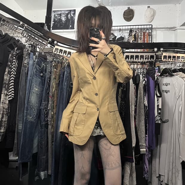 인터메조 베이지 블레이져