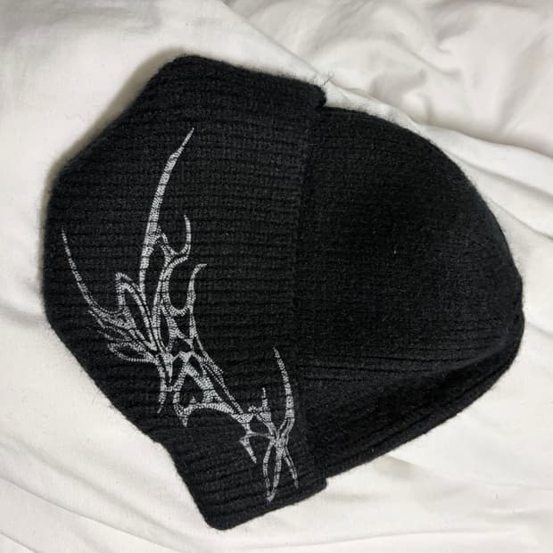 허그유어스킨 비니