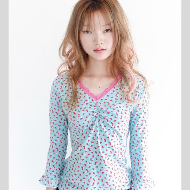 ★[F.E.E.S] little strawberry lace top