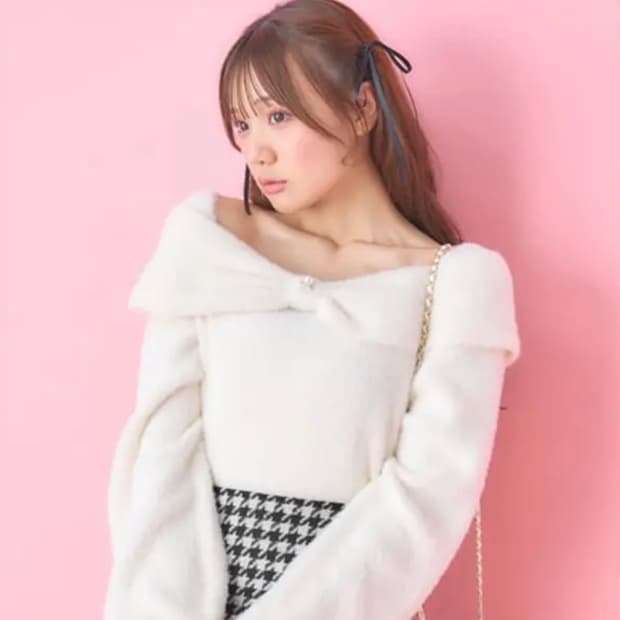 화이트 오프숄더 앙고라니트 스나계 GRL 그레일 잉그니 달천깔대대장연말룩