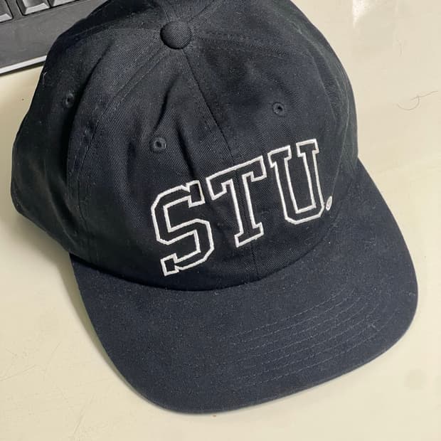 스투시 스투 아치 스트랩백 쉐도우 블랙