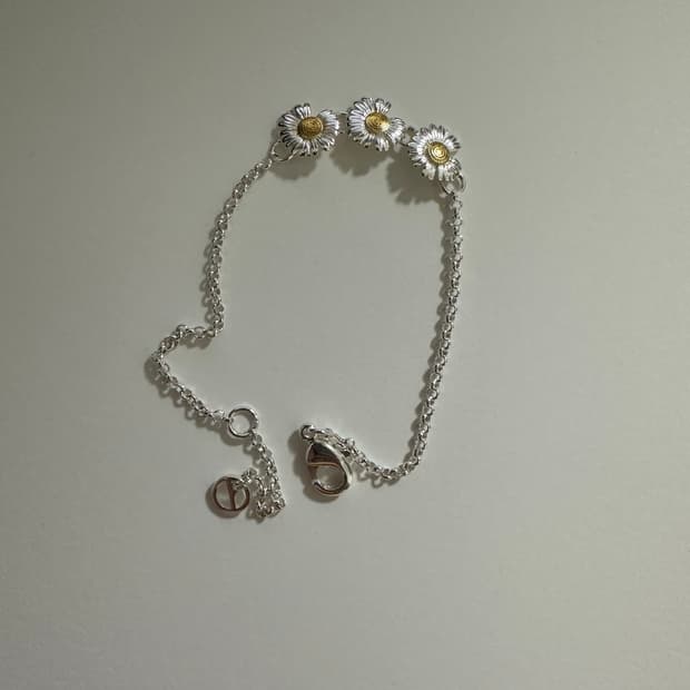 피스마이너스원 데이지팔찌