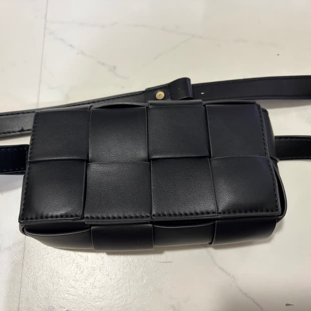 자라 카세트 숄더백