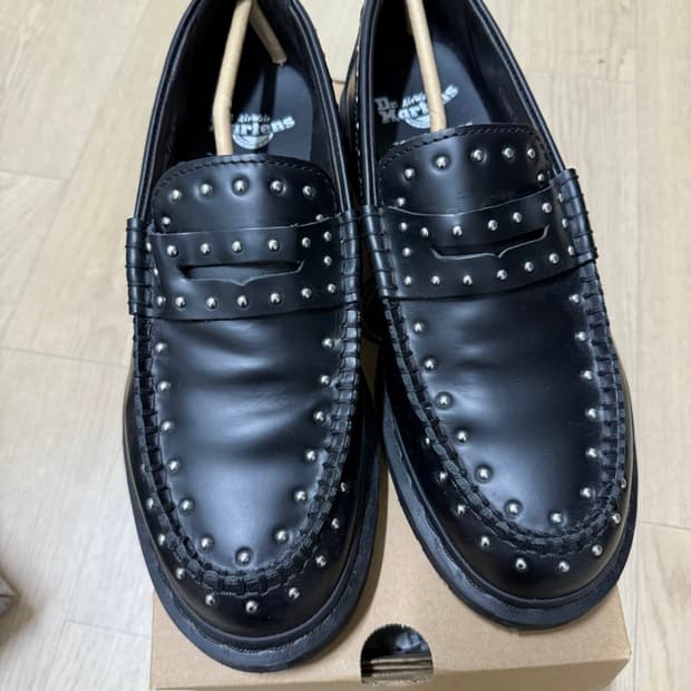 닥터마틴 슈프림 스터드 270 uk8