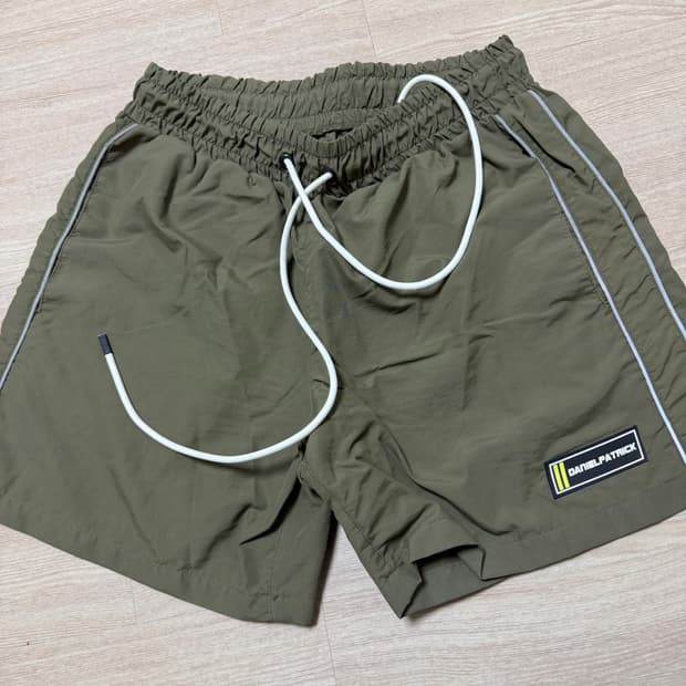 다니엘 페트릭 스트릿 무드 쇼츠 카키 s 사이즈