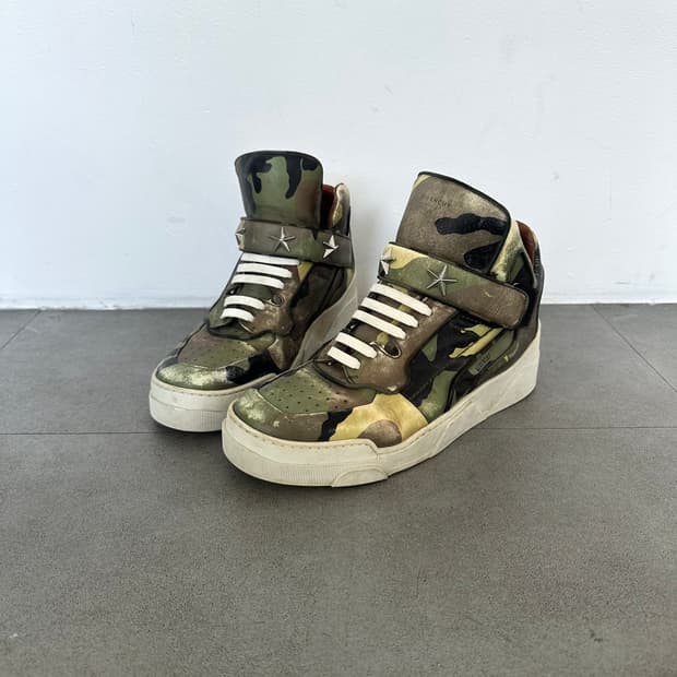 지방시 카모 타이슨 스타 스터드 하이탑