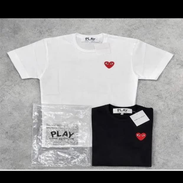 🔥[무료배송/새상품]🔥 꼼데가르송 레드와펜 반팔티 2 color