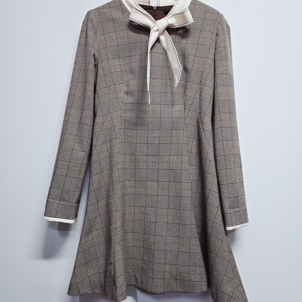 jj지고트 체크 리본 긴팔 플레어 원피스