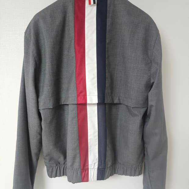 톰브라운 빅 백삼선 울 블루종 점퍼(1/95~100/새상품급)