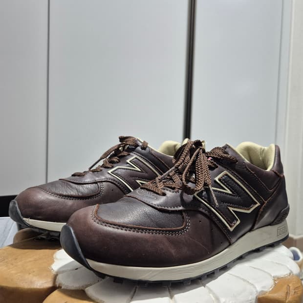 뉴발란스 m576 레더 브라운