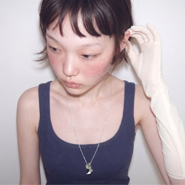 01 venus boots necklace