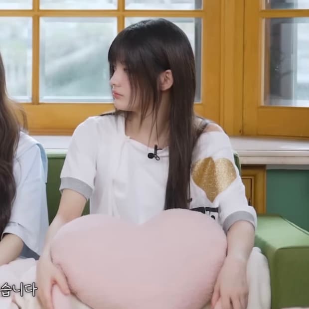 페어리 카울넥 티셔츠