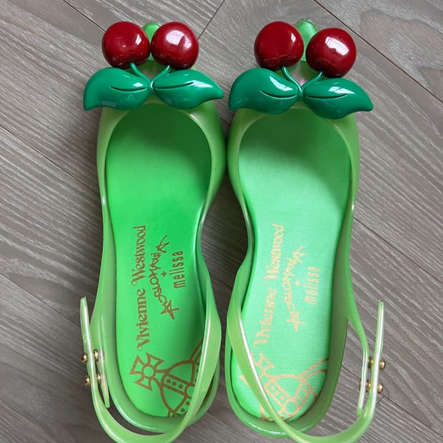 비비안웨스트우드 콜라보 멜리사 체리 힐 7 