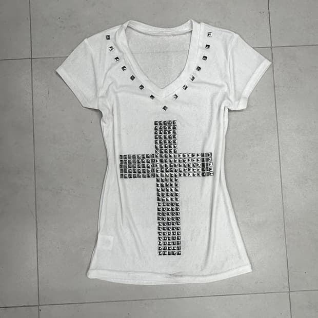 Punk stud cross t-shirt