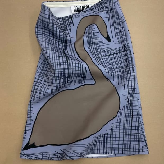 johansol swan low waist mid skirt