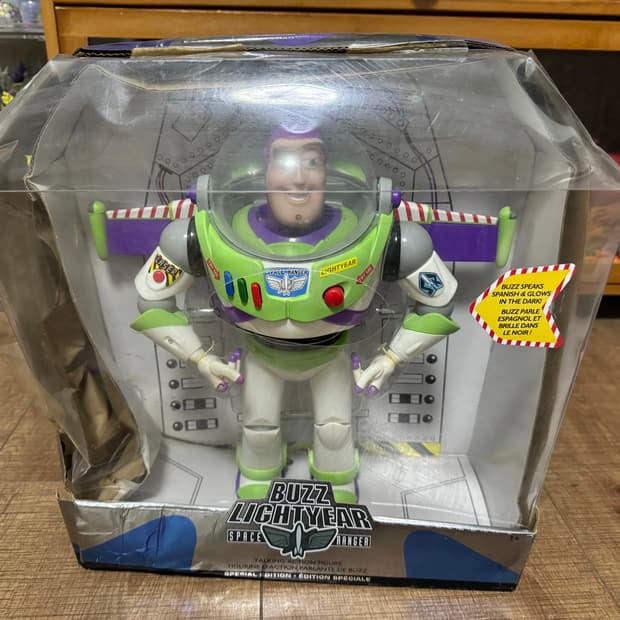 [특별판] 디즈니 스토어 야광 버즈라이트이어