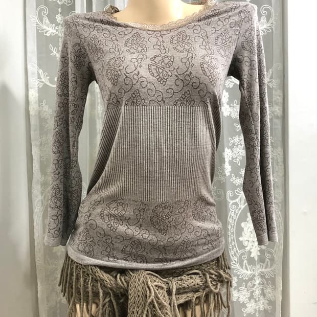 abstract pattern lace long sleeve