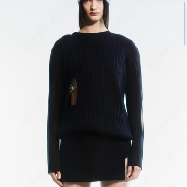 더오픈프로덕트 컷아웃니트 네이비