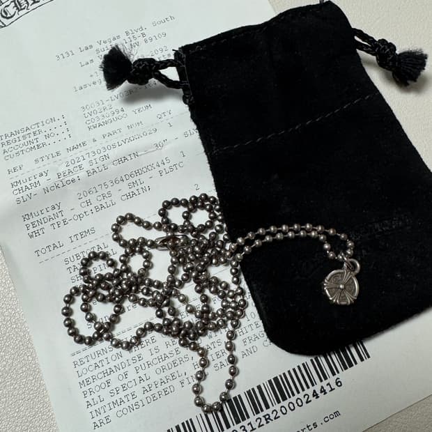 새제품 크롬하츠 정품 피스사인 참 + 볼목걸이 같이 판매합니다.