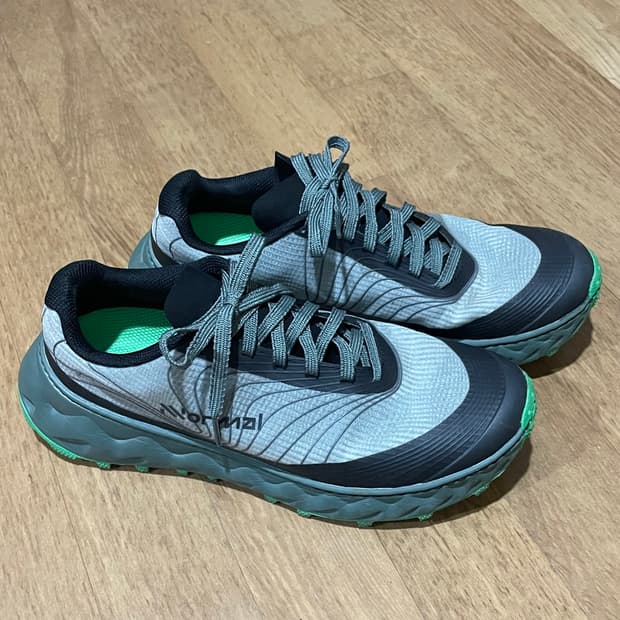 노말 토미르 2.0 그린 런닝화 260