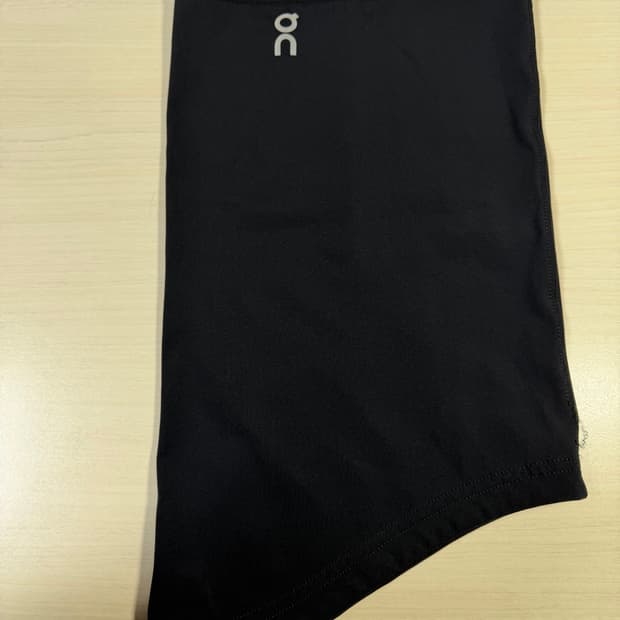 On Running 온러닝 넥 워머 블랙