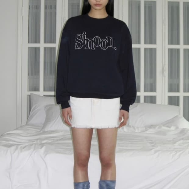 시눈 부클 로고 맨투맨 네이비