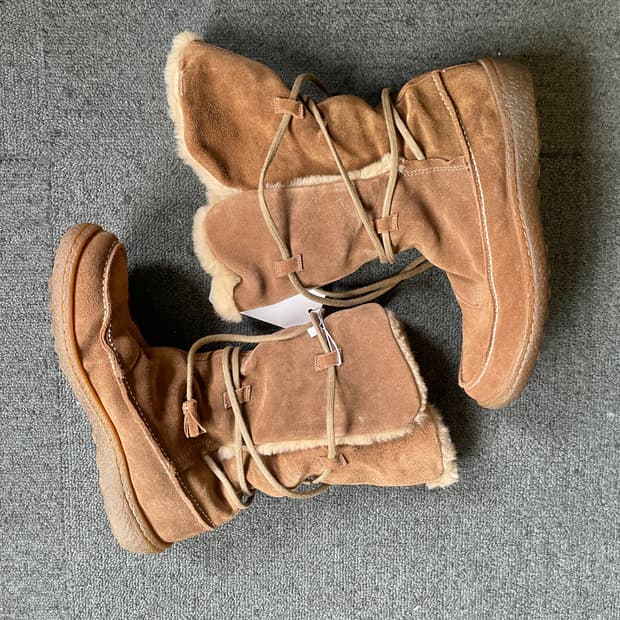 Camper fur boots