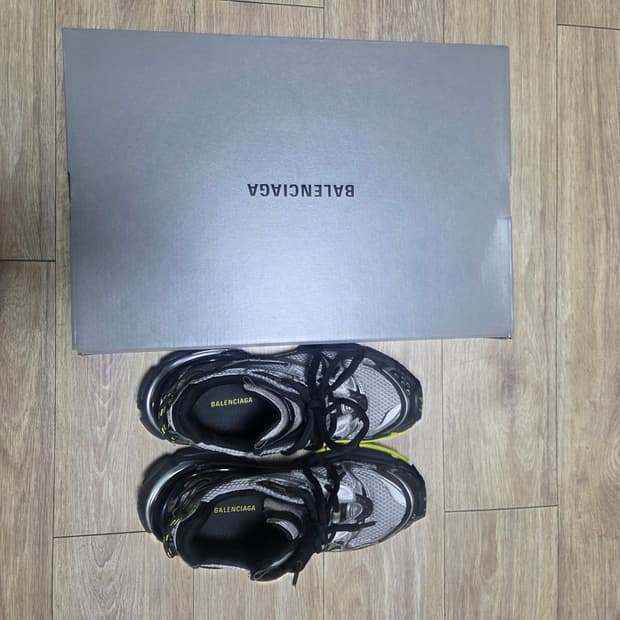 발렌시아가 러너 2.0 실버그레이 41 풀박스