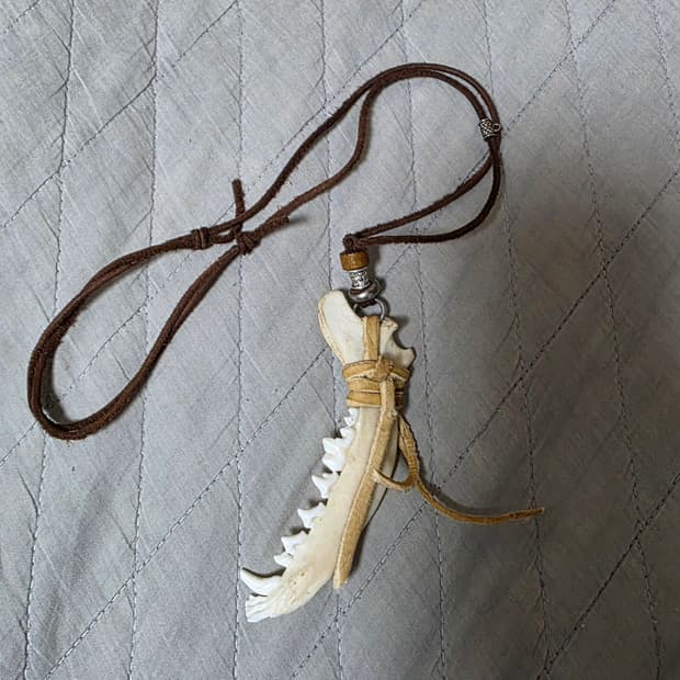 [OS] 빈티지 FOX BONE 이빨 목걸이