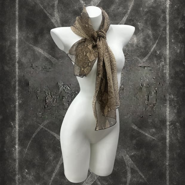 crocadile pattern scarf